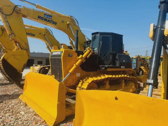 中国机械 Sahntui 品牌小型全液压推土机履带式履带伐木推土机 SD22 SD32