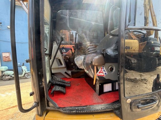 6 吨 8 吨小型挖掘机 Mini