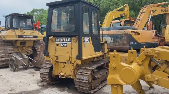 状况良好的 Cater Pillar D4c 推土机