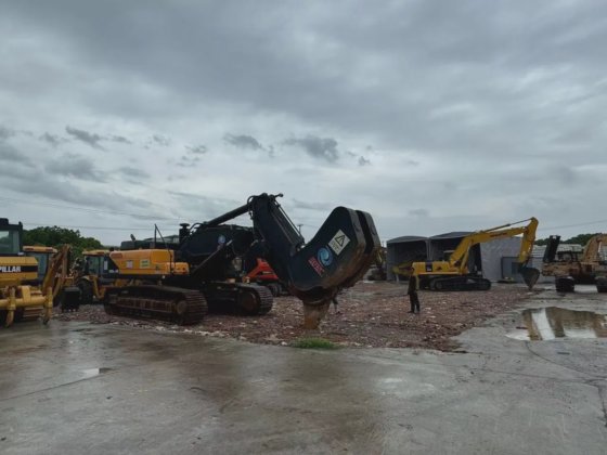 ヒュンダイ 520vs 中古 大型 掘削機