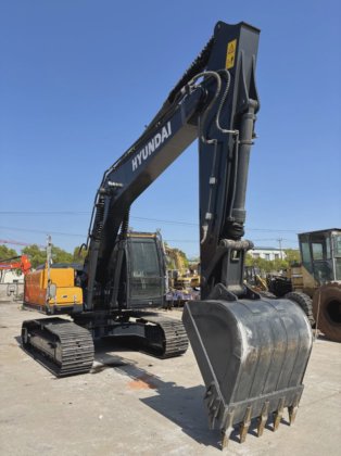 建設用の手頃な価格の中古掘削機 22ton 使用済みダンプカー ヒュンダイ 220-9s