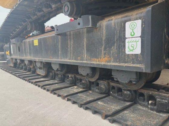 挖掘机 PC 200 工作小时数少 二手便宜