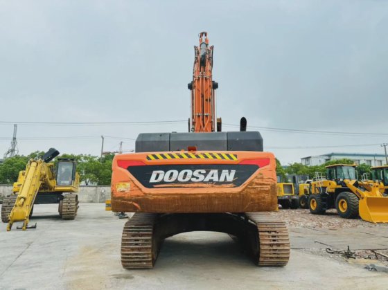 挖掘机 Dx420LC 特价出售