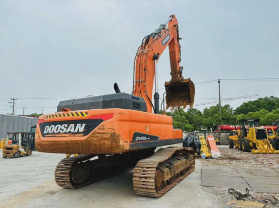 挖掘机 Dx420LC 特价出售