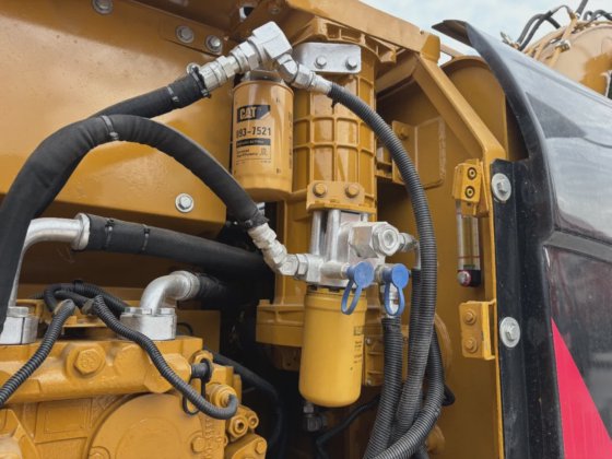 Cat 320d2l 履带式挖掘机 - 发动机动力强劲，交货迅速