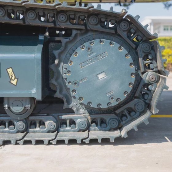 ヒュンダイ 21 トン キャタピラー式掘削機 Hx210