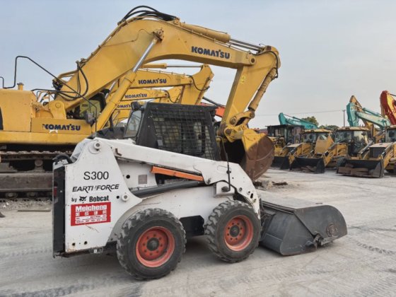 轮式小型滑移装载机 S300 二手小型滑移装载机 Bobcat S300