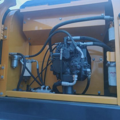 良質な中古の掘削機 オリジナルホイール掘削機 ヒュンダイ 210W 掘削機