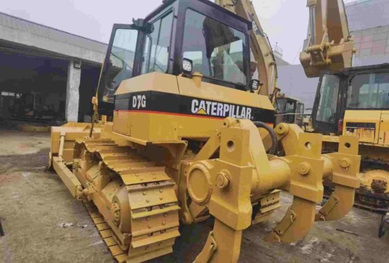 工作时间短，机器状况良好，价格低廉 Cat D7g 推土机（带开膛器）待售 中国