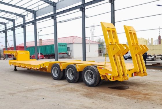 3 /4/5 轴重型液压低平板半挂车 80 吨可伸缩低平板拖车