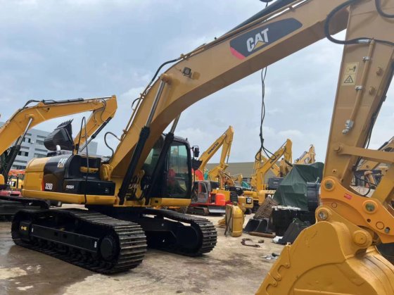 2015 CAT 329D