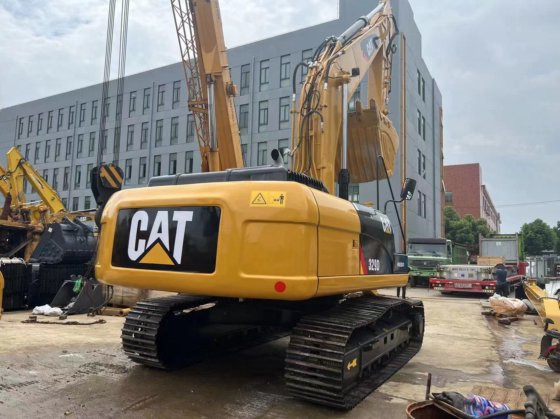 2015 CAT 325DL