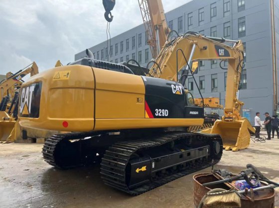 2015 CAT 325DL