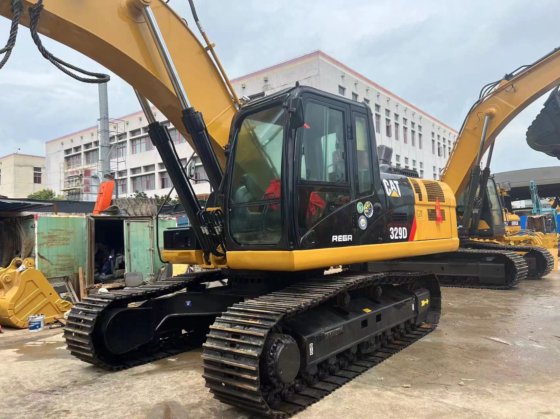 2015 CAT 325DL