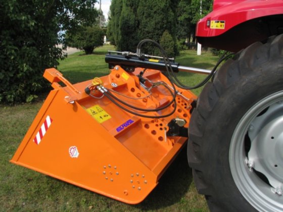 Self-dumping sandblaster (POMAROL)