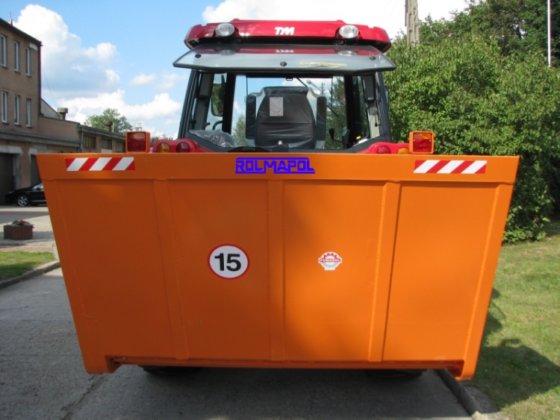 Self-dumping sandblaster (POMAROL)