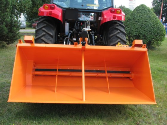 Self-dumping sandblaster (POMAROL)