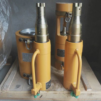 モノ・ストランド・プレストレス・プリング・ジャック