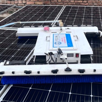 Zt1705防坠落遥控履带式太阳能电池板清洁机器人