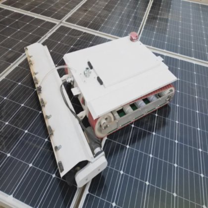 用于发电厂的干式和湿式全自动太阳能电池板清洁机器人光伏清洁器
