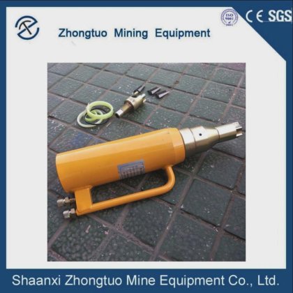 Monostrand 液压千斤顶立柱拉伸机：高效、易用