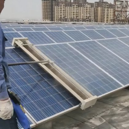 手持式 2-12 米长杆太阳能电池板清洁服务