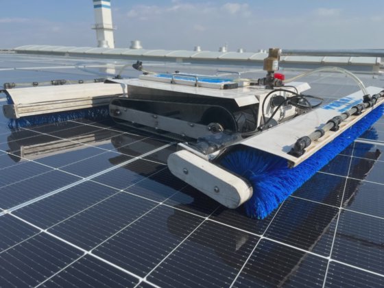リモコン式歩行インテリジェント太陽光発電洗浄機