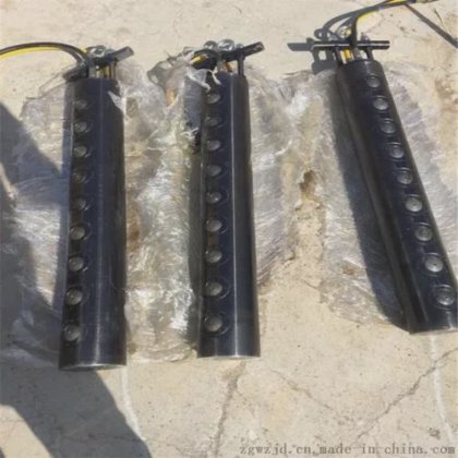 石材开采用大孔劈裂活塞杆液压劈裂机