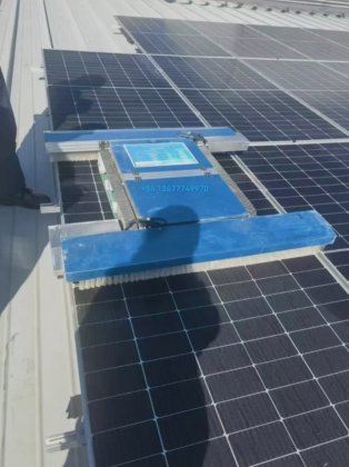 落下防止ソーラーパネルクリーナー スピード調整可能太陽光発電清掃ロボット