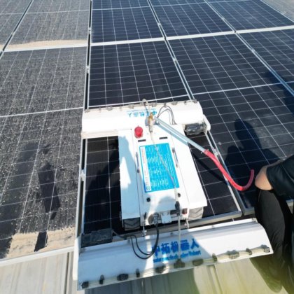 工場供給の太陽電池パネルのクリーニング機械自動太陽電池パネルの洗剤