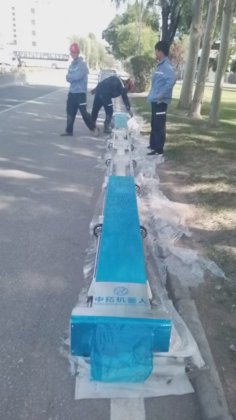 全自動遠隔操作湿式・乾式ソーラーパネル清掃ロボット