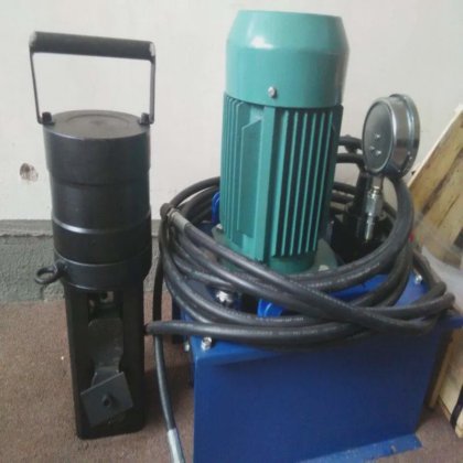 用于套筒连接的冷挤压机