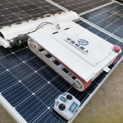 电池供电清洁机，提供有效的太阳能电池板清洁解决方案