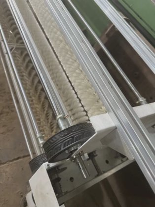 APP制御ロンギソーラーパネル清掃ロボットソーラーパネル清掃システム