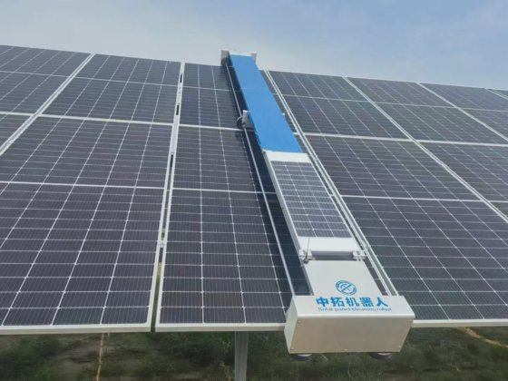 リモコン付きソーラーパネル自動洗浄機