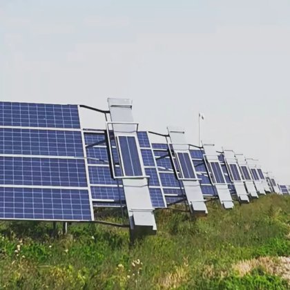 APP制御・遠隔操作ソーラーパネル清掃ロボットシステム