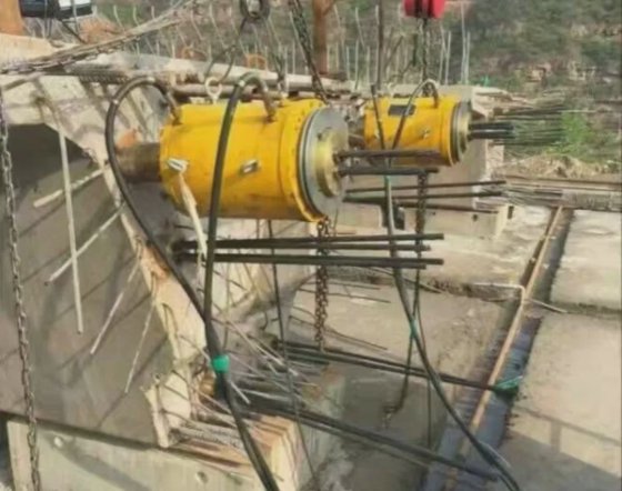 用于桥梁施工的最优价格后张式千斤顶