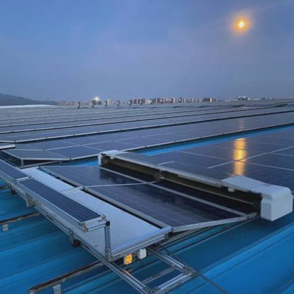 OEMの太陽電池パネルのクリーニングの供給の太陽クリーニングのキットのロボット