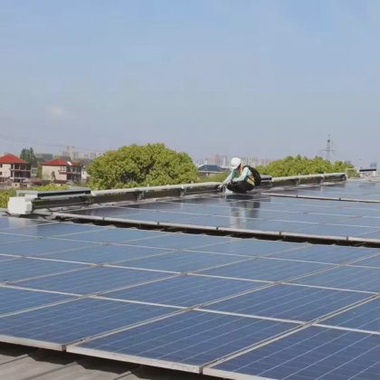 OEMの太陽電池パネルのクリーニングの供給の太陽クリーニングのキットのロボット