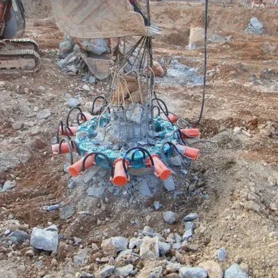 強力な油圧ラウンドヘッド岩杭ブレーカ