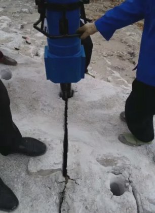 岩を分割掘削機制御用大型 Rcok スプリッターくさび直径 110 mm