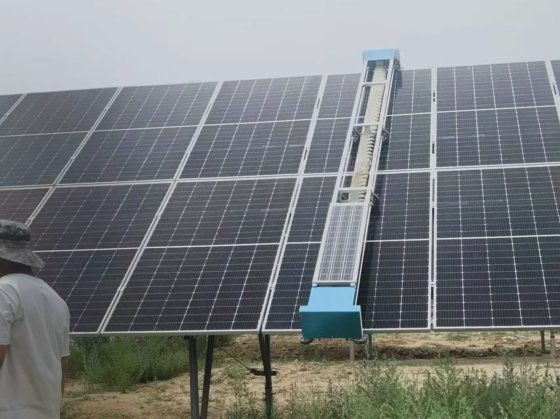 APP制御自動効率洗浄ソーラーパネル洗浄ロボット