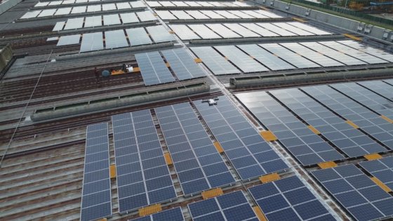 ハイテクロボット太陽電池パネル洗浄機自動太陽電池洗浄機