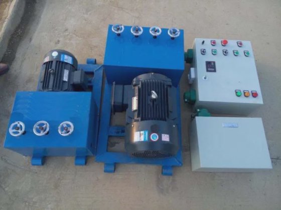 プレストレス用PCストランドプッシャーマシン