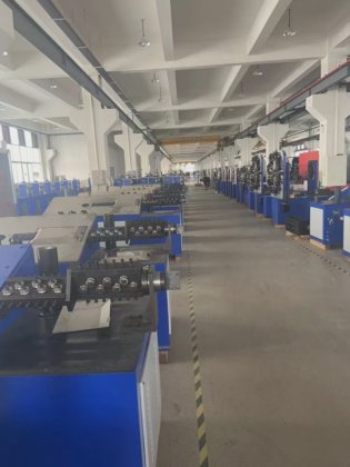 新型 12 轴数控弹簧机螺旋线成型机