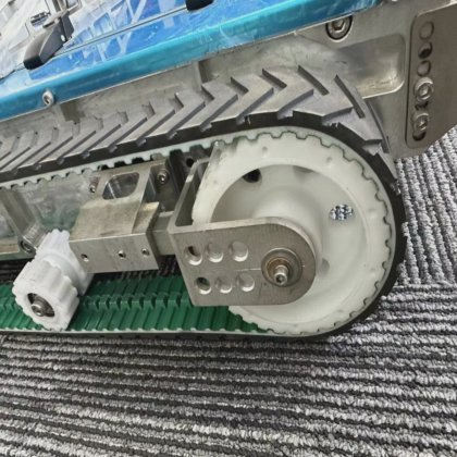 効率的なソーラーパネル清掃・メンテナンス ロボットソーラークリーナー