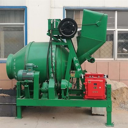 自动柴油混凝土泵砂浆混合鼓混凝土搅拌机