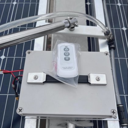 最適なエネルギー出力を実現するプロ仕様の太陽光パネル洗浄装置