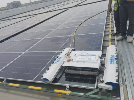 熱い販売の太陽電池パネルのシステム太陽電池のクリーニング機械