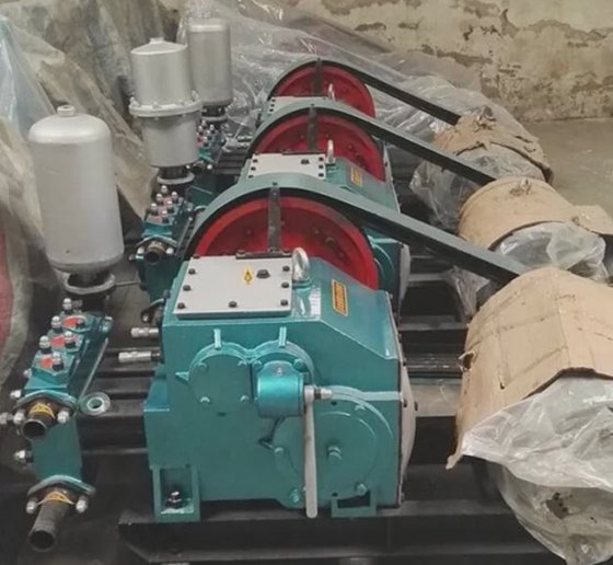 Bw320型三缸活塞式泥浆泵